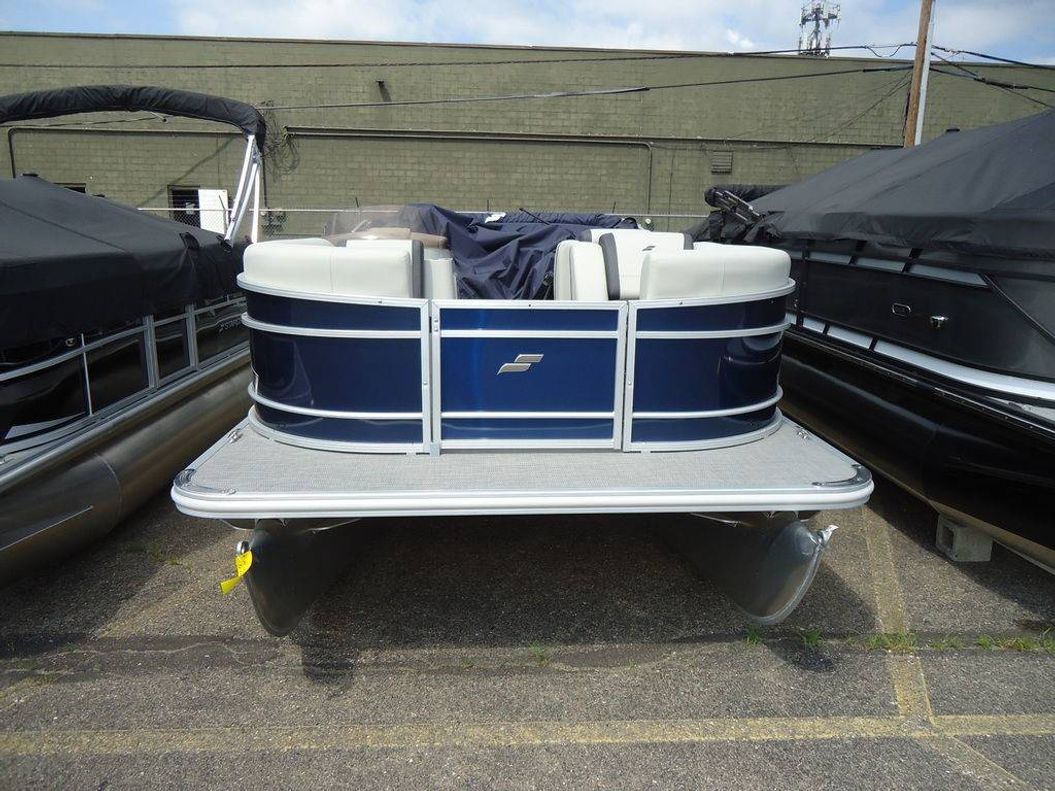 2025 Starcraft Marine EX 22 Q
